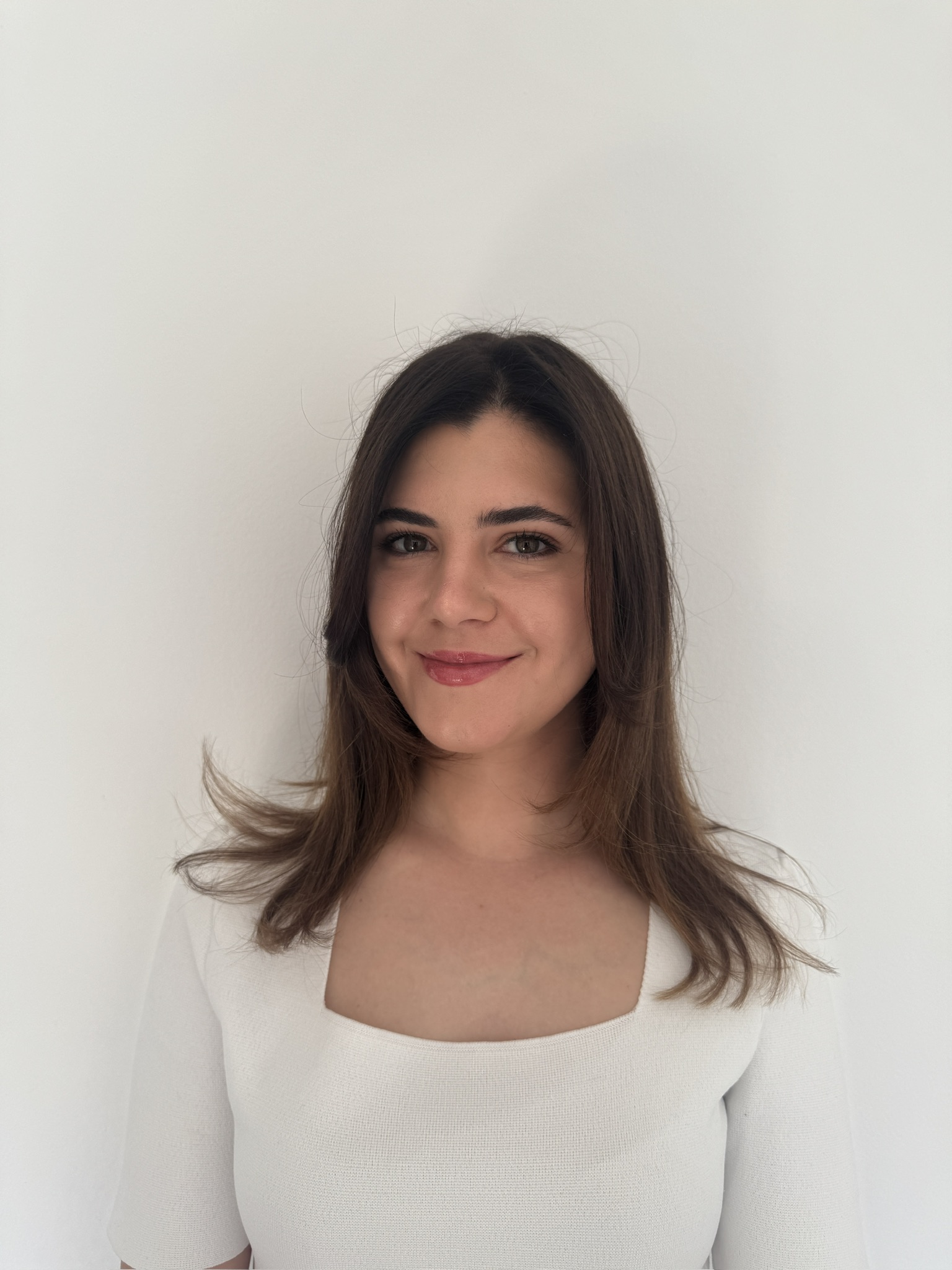 Portret: Dr. Anghel Andreea-Diana, medic specialist dermatovenerologie